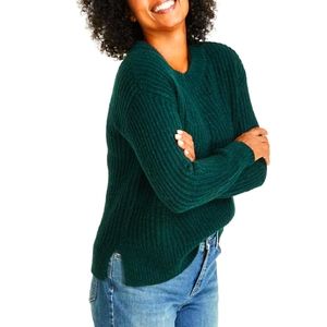 Women's style & company sweater in green new, with tags size XS. Color evergreen